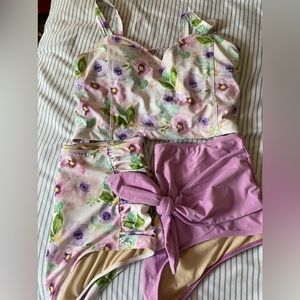 L/XL kortni jeane swim set